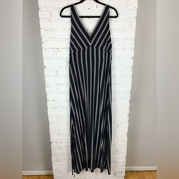 Loft Beach Black Striped Sleeveless Waist Tie Maxi Dress Medium - Picture 9 of 11